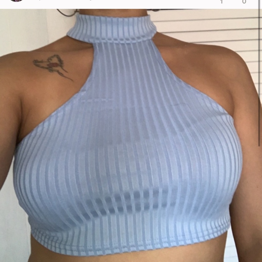 Crop top bundle + free gift 🎁 - Picture 2 of 5